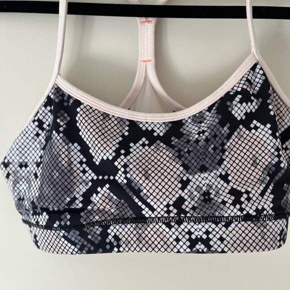 Lululemon Snake Print Bra Women’s Size 8 - Picture 3 of 6